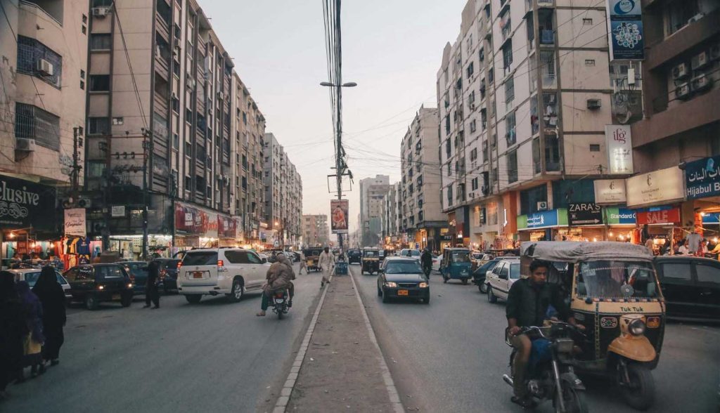 A Guide to the Markets in Karachi - DreamzCarz